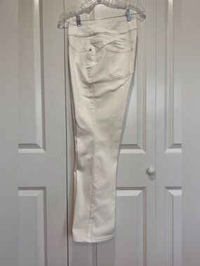 DG2 Women's White Stretch Jeans